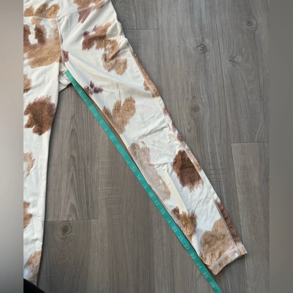 WeWoreWhat Brown and White Patterned Leggings - Picture 7 of 9